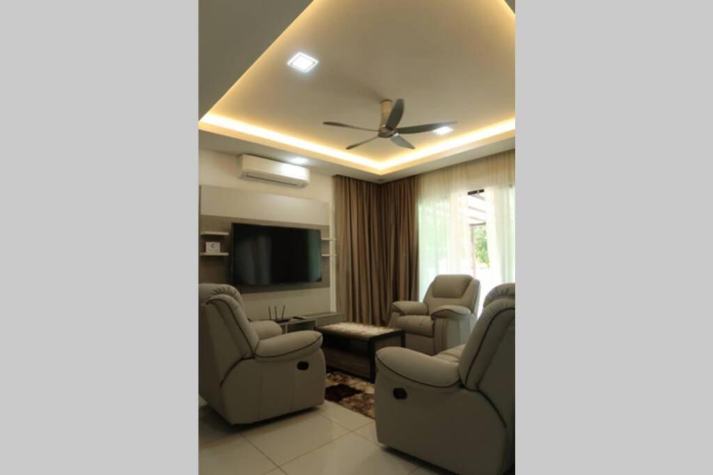 PROMO Private luxurious Nilai Vacation Home Extérieur photo