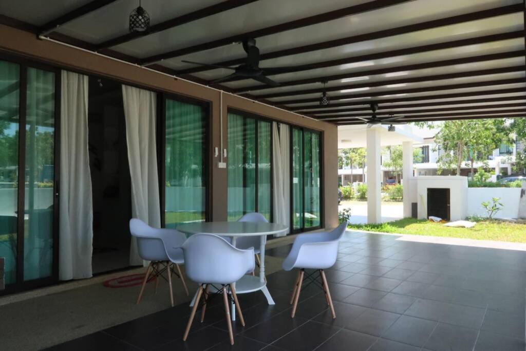 PROMO Private luxurious Nilai Vacation Home Extérieur photo
