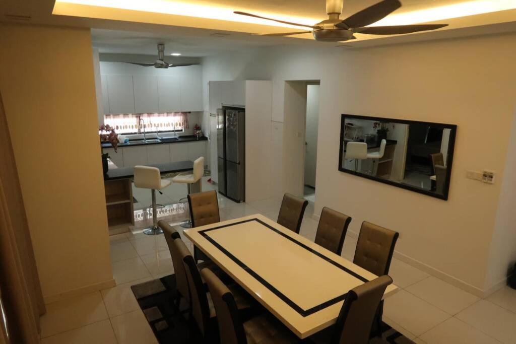 PROMO Private luxurious Nilai Vacation Home Extérieur photo