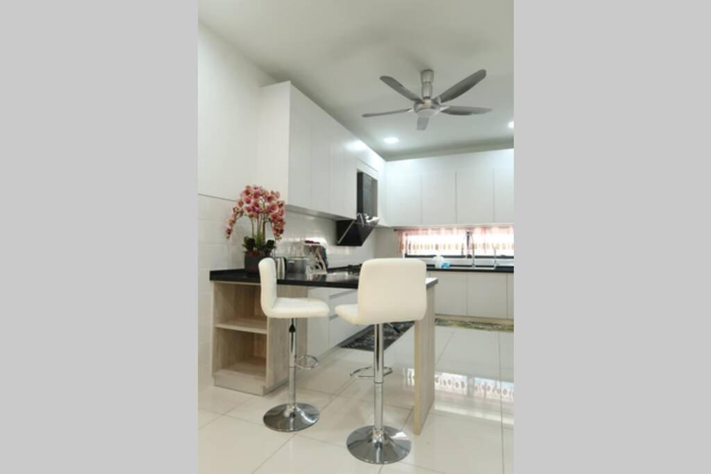 PROMO Private luxurious Nilai Vacation Home Extérieur photo