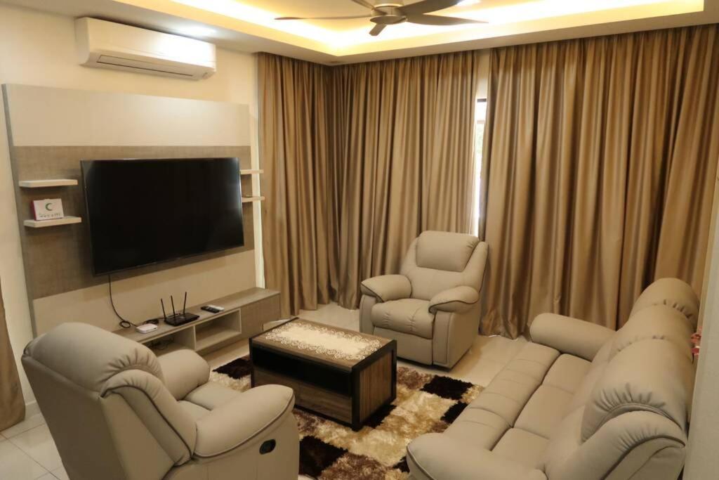 PROMO Private luxurious Nilai Vacation Home Extérieur photo
